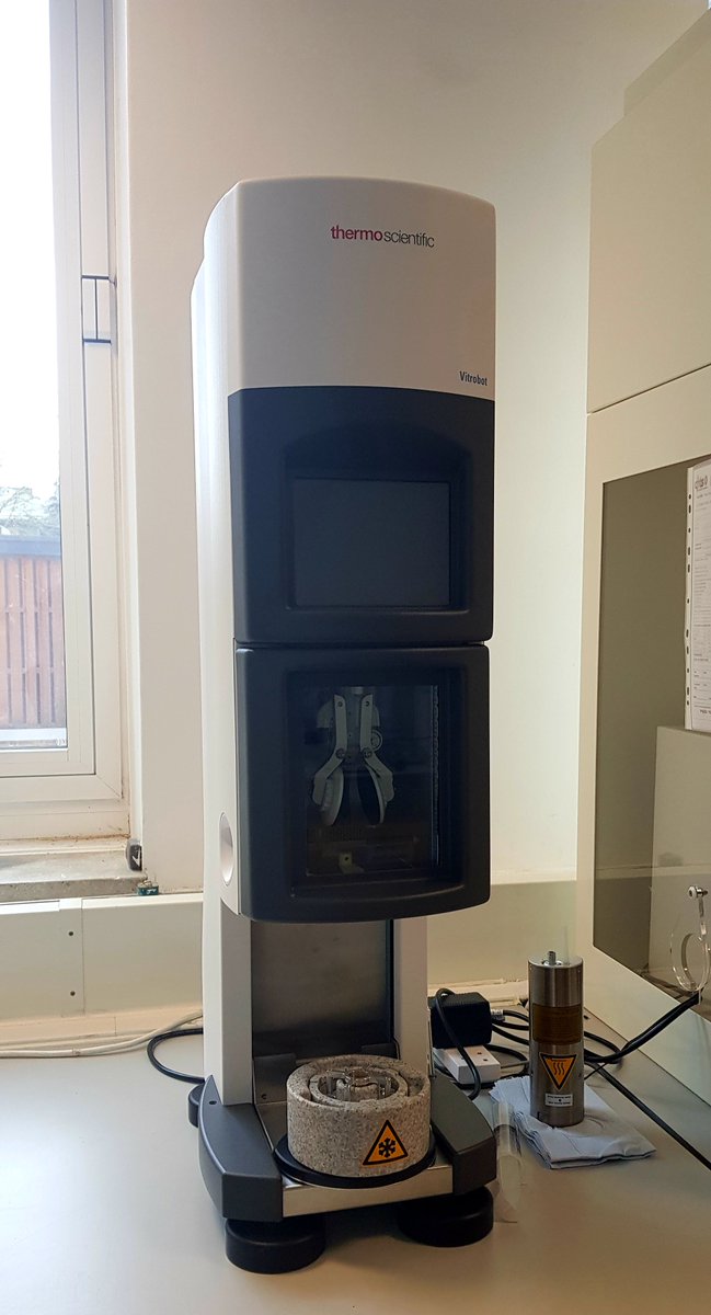 UniRdg_CAF's tweet photo. CAF's new friend ~ vitrobot
Training next week - watch this space #vitrobot https://t.co/MncDQ7Fiur