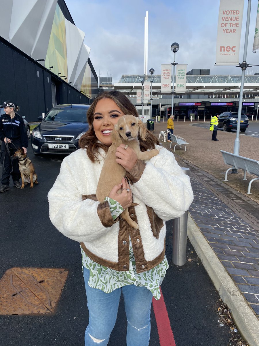 WMPDogs's tweet image. Practice is well underway for crufts. Managed a quick visit for photos with @ScarlettMoffatt with officers giving up their days off. Come and see us in hall 3 from Thursday. @Crufts @cartmonthedog PC Johnson supporting #HeForShe