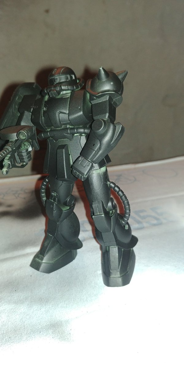 rossipaolored's tweet photo. Prima leggera mano di primer.. Ero un po' teso cosi sono rimasto leggero. Forse ne darò una seconda passata. Questo povero #ZakuII ha subito danni devo avere un gundam sniper nascosto da qualche parte 😜🤣 #Bandai #nograde #gunpla #modellismo https://t.co/V0US4HqLWk