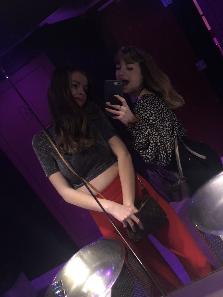 veinepulmonaire's tweet photo. #postyourqueen possible d’avoir 10queen à moi seule? https://t.co/Pf9DLDW8Mc