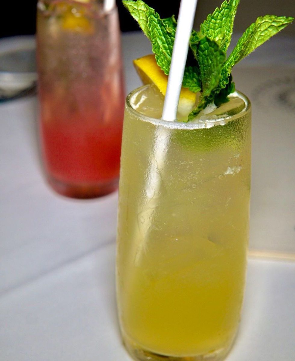 LobsterBarMiami's tweet photo. Toasting to Tuesday with the Bombshell Spell 🔮 Botantist Gin, Soho Lychee Liquor, Pineapple, &amp; Mint ✨ Try this cocktail and so much more at the best happy hour on the beach, daily from 4 p.m. to 8 p.m! 📸 : @nomswithmel https://t.co/uahZ27WHSw