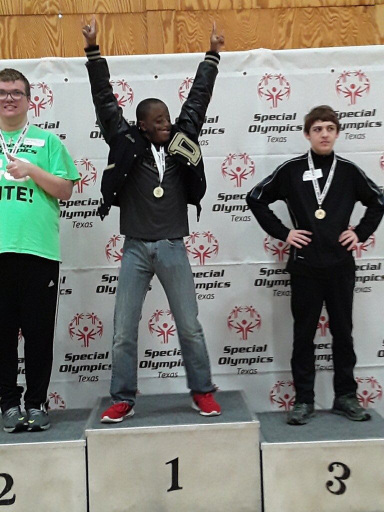 BrettMacaluso's tweet photo. Bragging on our amazing CVS employee Landus at 7682 Sherman,TX- hired through the SEAL pgm- won 1st place at Special Olympics in free throws and showing his rabbit at the stockshow! #R57goesRED #TeamLandus @DocCJ7 @SheaManigo @AltafCvs @SOTexas @CVSHealth https://t.co/KlDAsWse0v