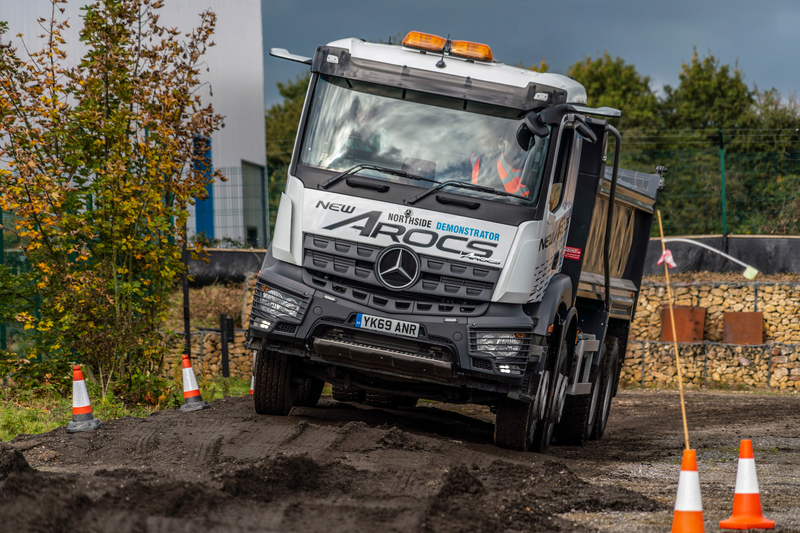 CiceleyMercedes's tweet photo. The #MercedesBenz Arocs Tipper is robust, reliable and ready to support your construction requirements. You can rely on an especially durable and robust frame, chassis and suspension to tackle terrain in all kinds of weather. ☑️

🖥️ https://t.co/c3K117ddle https://t.co/pXxI1hZjR4