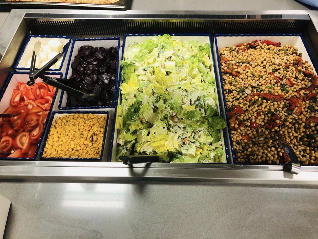 WoodRwm's tweet photo. You can’t hearty fresh food to properly refuel and put a smile on @IrishRugby players’ faces. Well done @MHMcGeehan 👏👏🍀 https://t.co/FzAtuF2FbX