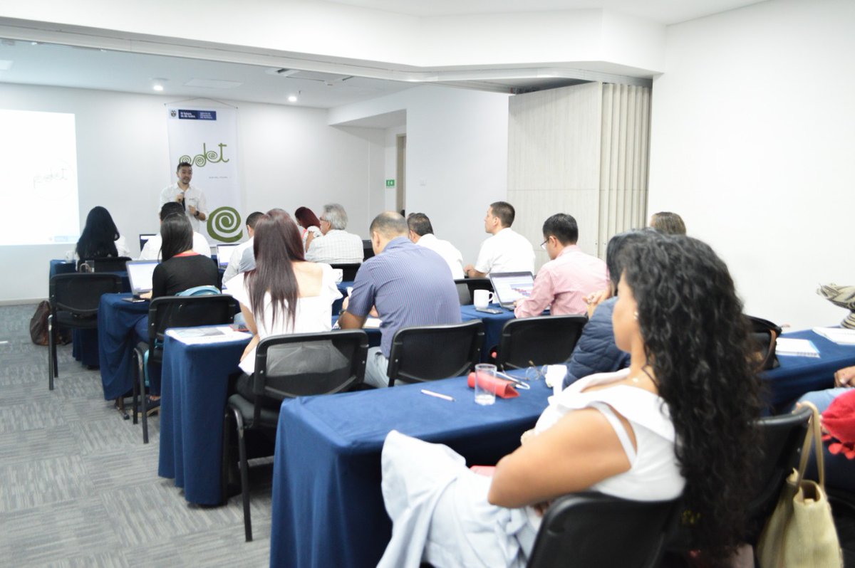 RenovacionCo's tweet photo. Funcionarios de @PosconflictoCO y @RenovacionCo realizaron jornada de socialización del #OCADPaz para mandatarios y funcionarios del los #MunicipiosPDET y la @GoberTolima de la subregión #PDET de Sur del Tolima. @chaparralalcaldia @ataco_tolima #ElTolimaEsPDET https://t.co/pcKafU5ph1