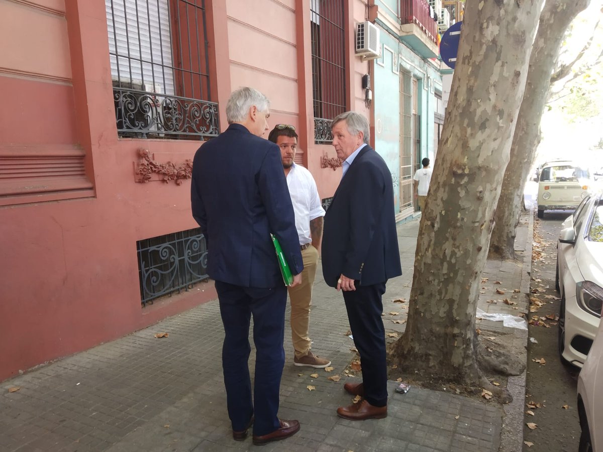 RafaaCastillo14's tweet photo. #Exclusivo ADELANTO Reunión @OFIUruguay con clubes que no apoyaron la #CopaUy "Puede haber alguna alternativa que estamos trabajando para hacer viable el torneo y que salga este año. No descarto que sea con el proyecto original, el factor es puramente económico" @laoraldeportiva https://t.co/aa6KOQHpEO