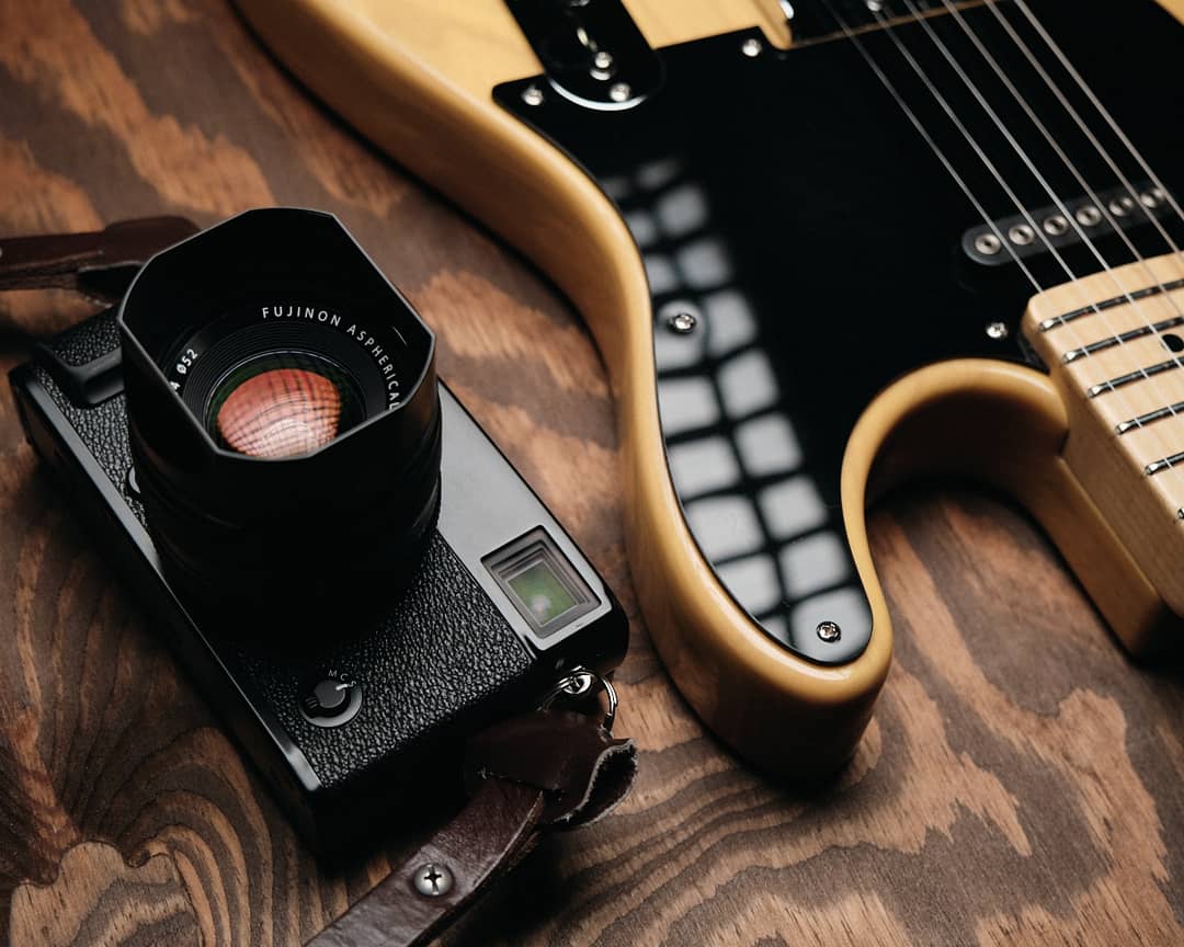 dimilazardeux's tweet photo. Tellement un plaisir de faire des photos de produit avec le #xpro3 . Un boitier bien rock'n'roll ! 
@FujifilmEU @fujifilmfrance
#idontshootfullframe https://t.co/3p09UxWtpC