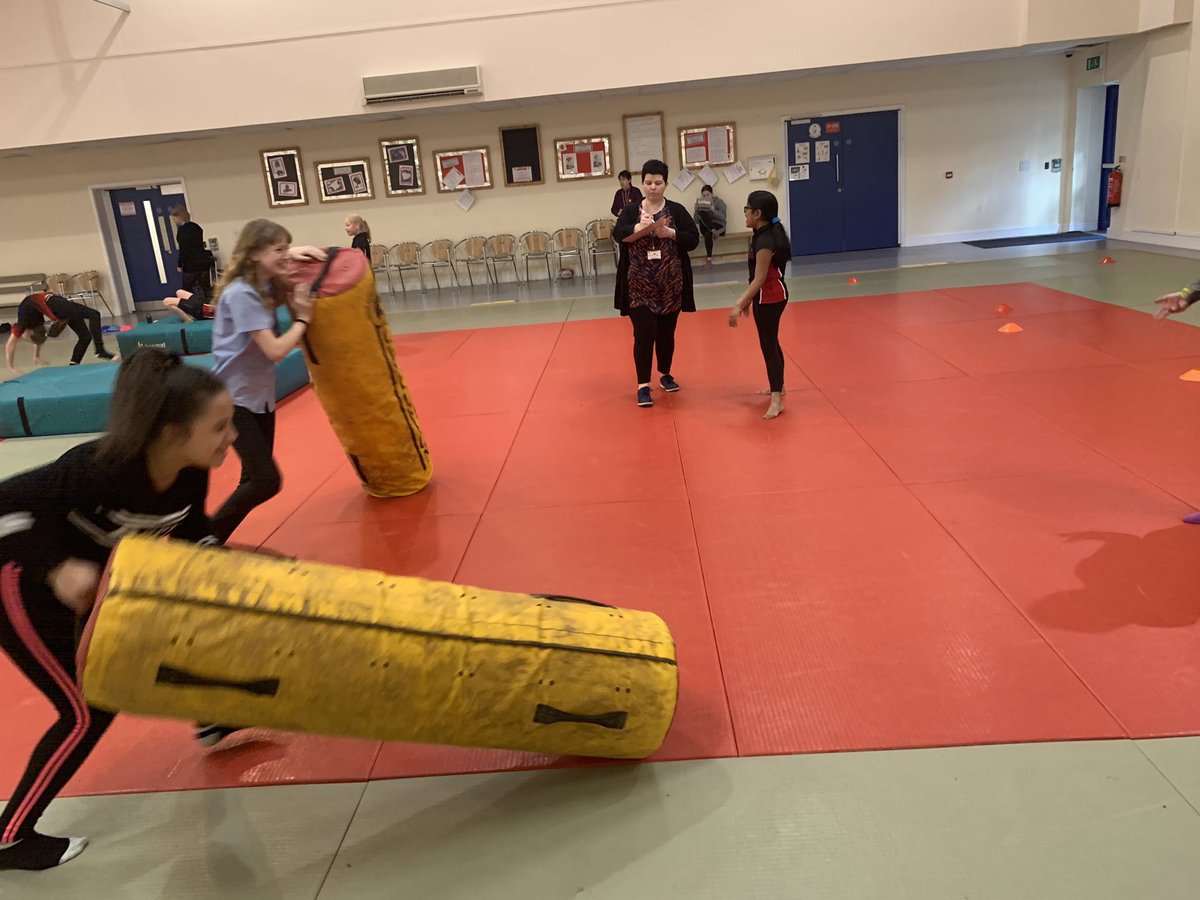 HowellsJac's tweet image. What a cracking day of #rookierugby running a rugby FIIT session, new experience all round great to everyone getting involved and having a go. @QEHSPE5X60 @WRU_Scarlets @WRU_Community