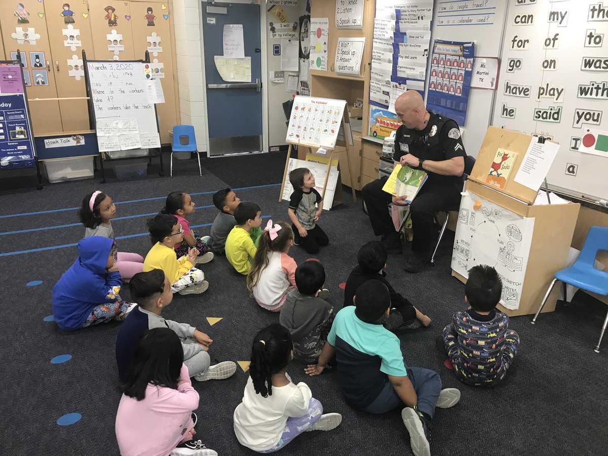 RLopezWCPDPIO's tweet photo. Read Across America has come to West Covina.  Corporal Jeremy Neal reads to the Ms Martini’s transitional kindergarten class at Hollingworth Elementary School.  The book?  Dr Seuss’s ABC. #ReadAcrossAmericaDay https://t.co/1YgNQWc2kj