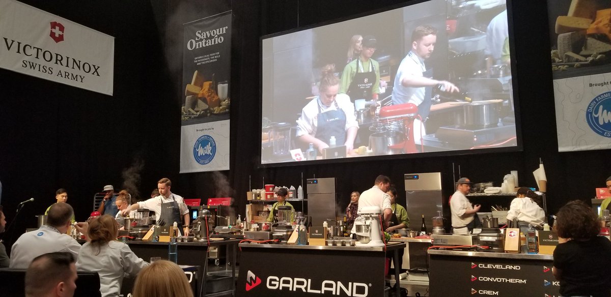 JudyL_88's tweet photo. Last day at the @RestaurantsCA show with the #MEIKO team. Met amazing people, sampled delicious foods and attended informative seminars. Good job #RCShow20! #foodservice #hospitality #thecleansolution #dishwashing #tradeshow #toronto https://t.co/Wk4UBO2cH8