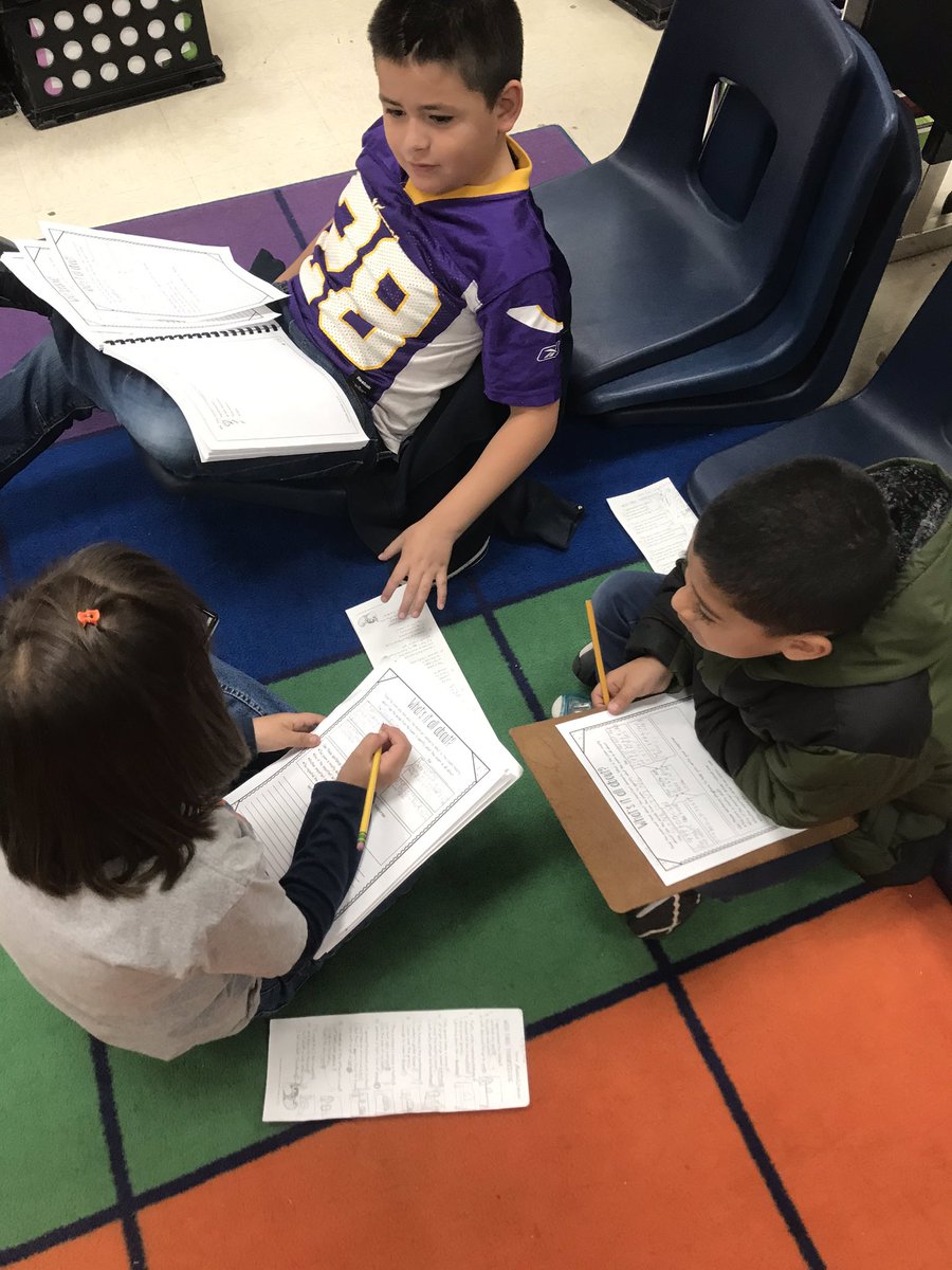 chiefs308's tweet photo. Students working in groups to become an expert on a specific element of poetry. Students will then return to their original group to share their expertise! @CapistranoES @badillo_mrs @puga https://t.co/joGCGT2Voi