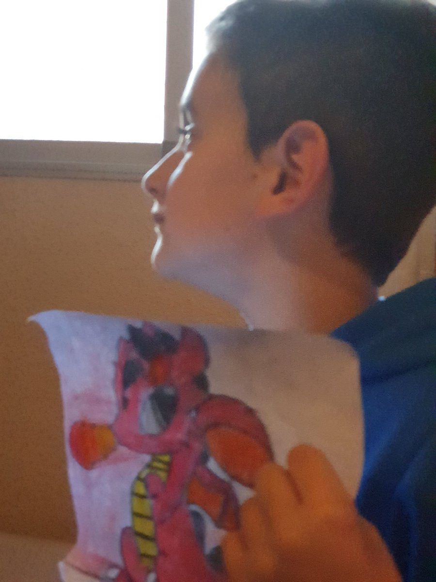 Annegarridop's tweet photo. Mi niño de 8 años!aún artista! #niñosprodigiosos #elartedeaprender #dibujaloqueamas https://t.co/n4ClX7qL2t