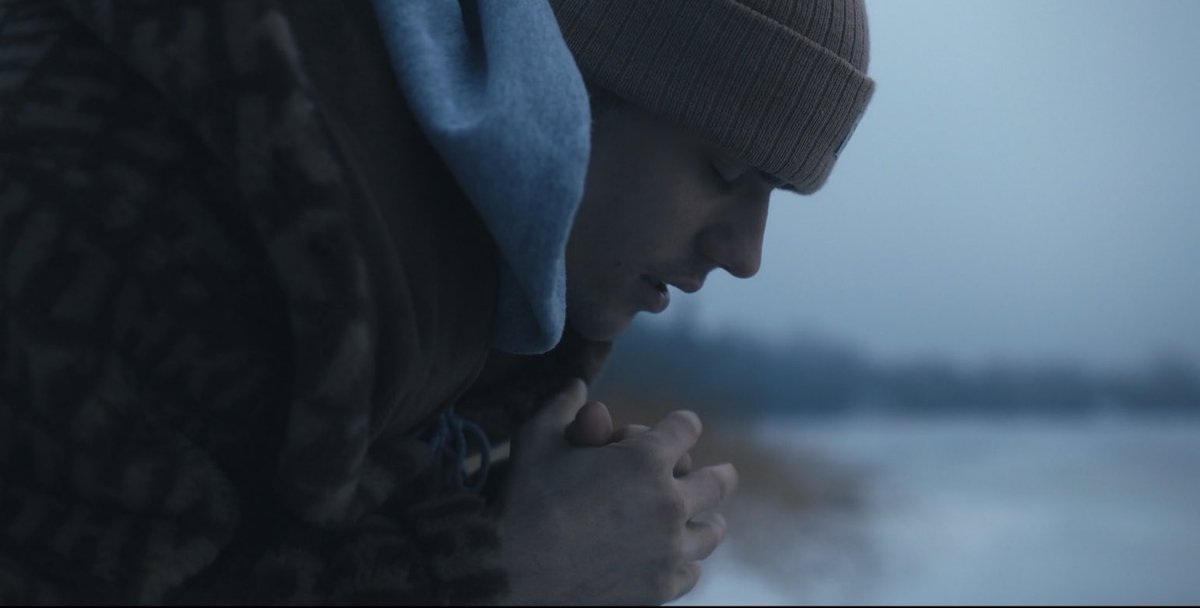 "Todos estos videos fueron filmados en lugares de la naturaleza que significaron algo para mí a lo largo de los años y estoy encantado de que mis fanáticos puedan experimentar la música con estos conceptos en mente".  - Justin
a Apple Music.