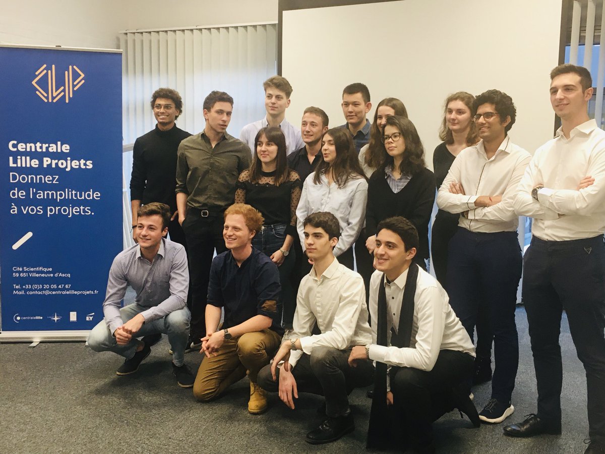 CentraleLille's tweet image. [PASSATION] En direct, du cocktail de passation organisé par notre #Juniorentreprise ⁦@CLilleProjets⁩. Nous souhaitons la bienvenue à la nouvelle équipe ! #JE #entreprendre