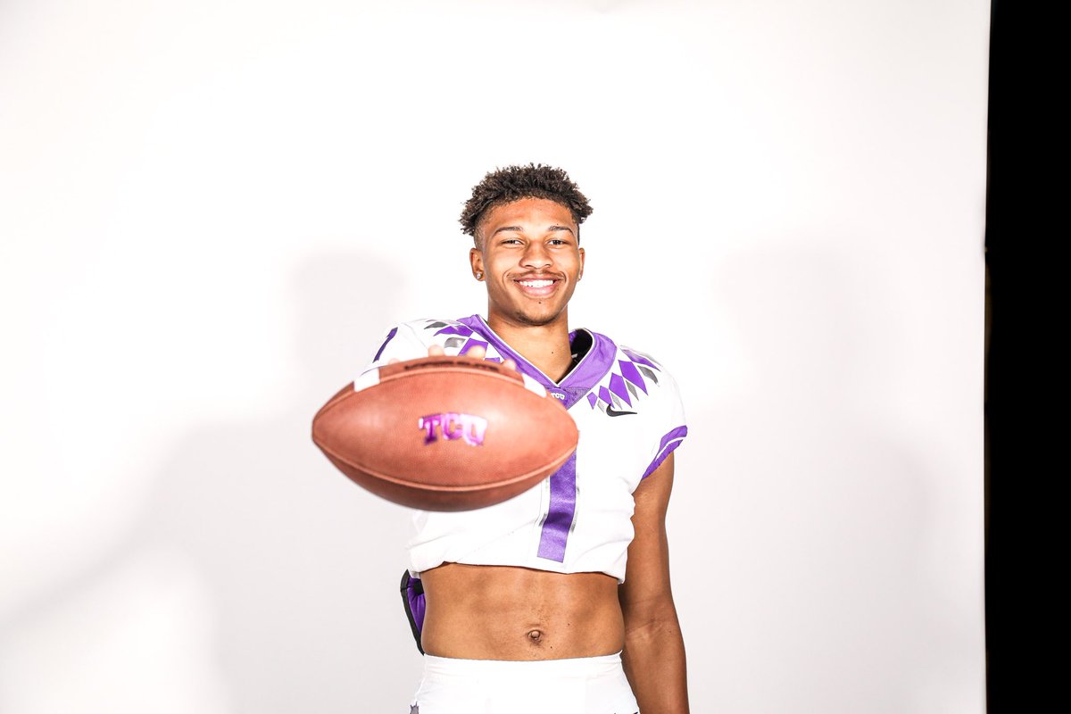 KyronDrones's tweet photo. Not like the rest of em, I’m a different one...💜 #GoFrogs https://t.co/f8TfKR4f2O