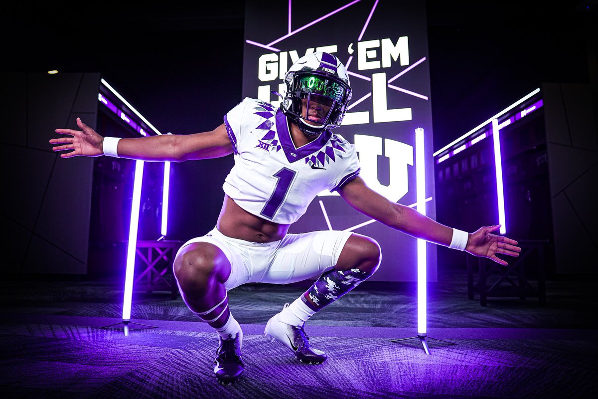 KyronDrones's tweet photo. Not like the rest of em, I’m a different one...💜 #GoFrogs https://t.co/f8TfKR4f2O