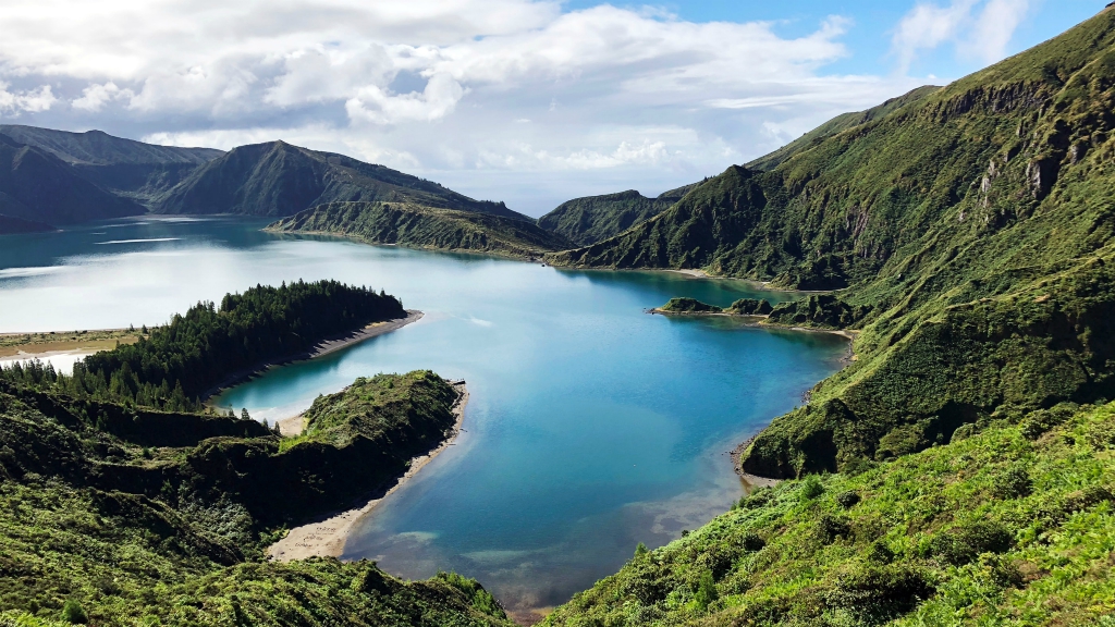 CestPartiii's tweet photo. 🇵🇹✈️ Nouveauté au départ de l'@aeroportmp avec ce billet pour les #Açores 😎 Par contre, il faut vraiment se bouger pour profiter de ce prix toujours moins cher !!!
Allez... #CestPartiii 👉🏼 https://t.co/0qCoasoV18
#visitazores #azoresislands https://t.co/iCs0TfRnrz