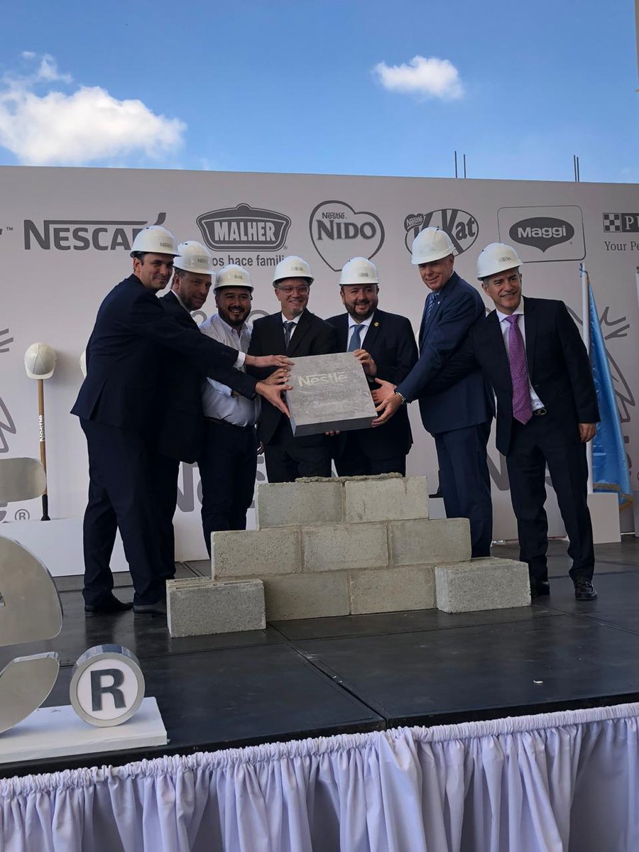 industriaguate's tweet photo. Javier Zepeda, Director Ejecutivo de #CIG, participa en el acto de la primera piedra del Centro de Distribución más grande de Centroamérica de @nestlecam. https://t.co/Dx32m8pFdD