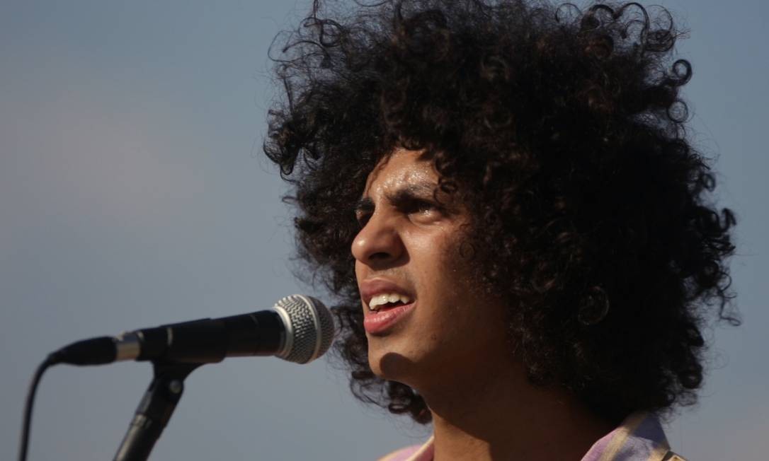 JornalOGlobo's tweet image. Toca no Telhado: Leo Middea canta as suas lembranças de Portugal oglobo.globo.com/cultura/toca-n…