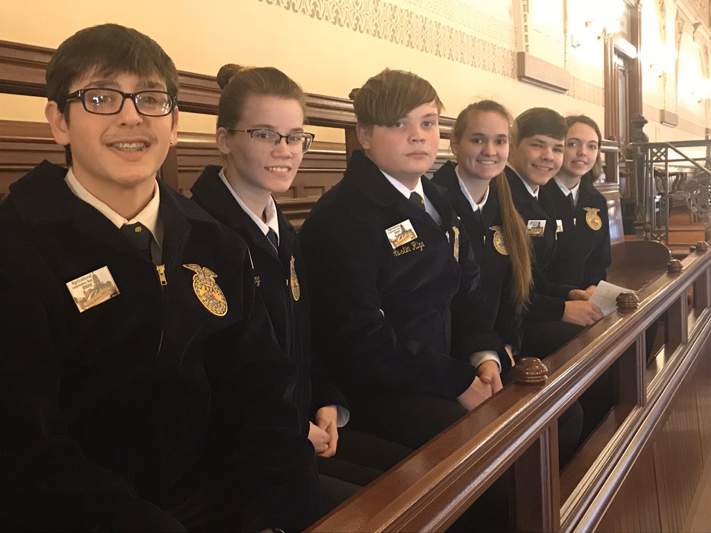 grf_ffa's tweet image. Ag Legislative Day! Mikaila Key, Justice Clark, Morgan Ellis, Carson Collom, Austin Riza, and Logan Dawson (from left you right) they all went around giving away gift baskets and lunchboxes.