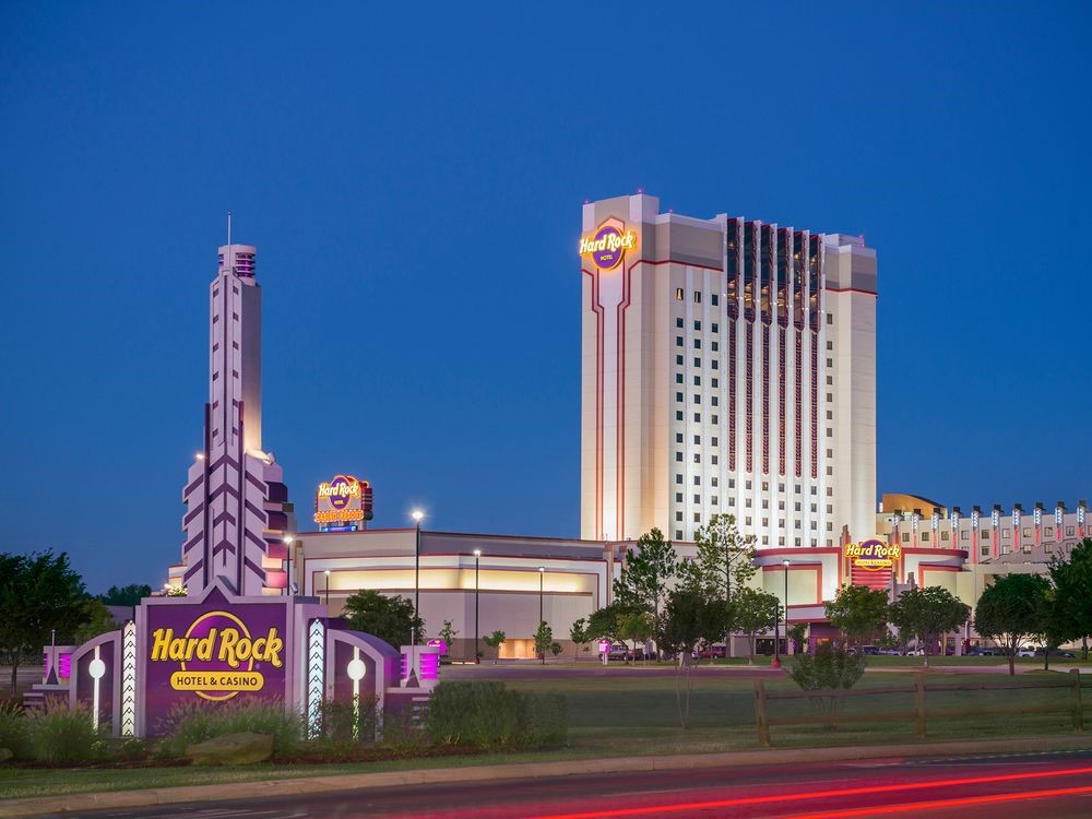 WSOP's tweet photo. The @TulsaHardRock Circuit series running March 11-23 is one you won't want to miss. Every single open ring event has a guaranteed prizepool, including $500,000 guaranteed for the Main Event!
Tulsa Hard Rock Schedule: https://t.co/LQktKVpemw https://t.co/2E9KPdOOT5