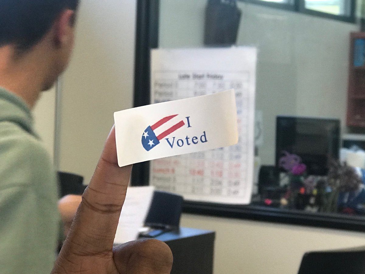 PomonaHSlib's tweet photo. Mock Election  happening TODAY at Pomona High Library. #proud2bepusd #SuperTuesday #librarians #pusd #highschool #fff #highschool #ElectionDay #History #RockTheVote #pomona #VotingInPerson https://t.co/B3kpRwvN0z