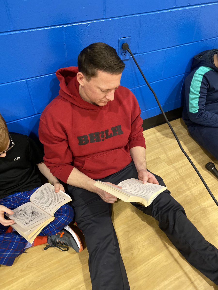 FSDVikings's tweet photo. Read Across America kick-off! #FSDKidsRead #RAA https://t.co/9nmWhJ4oLv