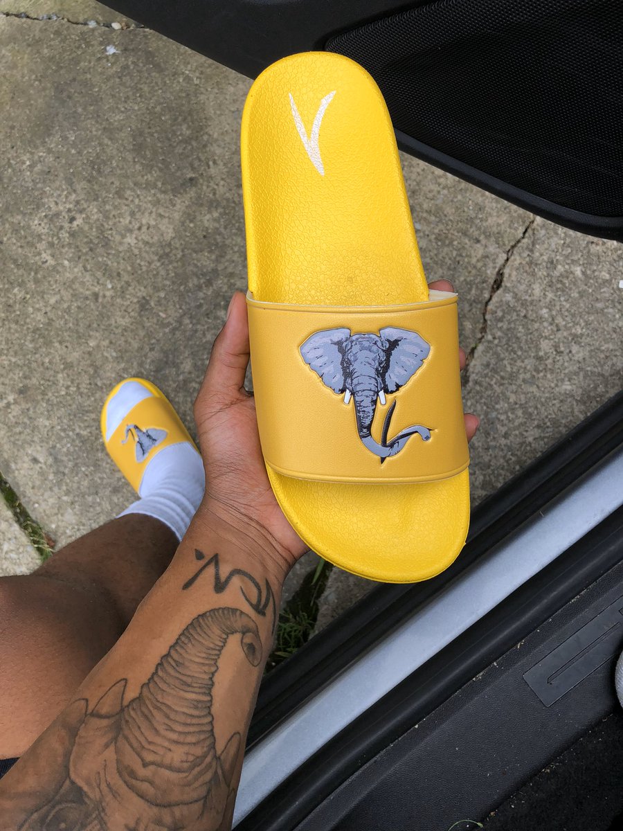 vcnclothing's tweet photo. spring is around the corner, a simple retweet could win you a free pair https://t.co/7J73hpFAIL