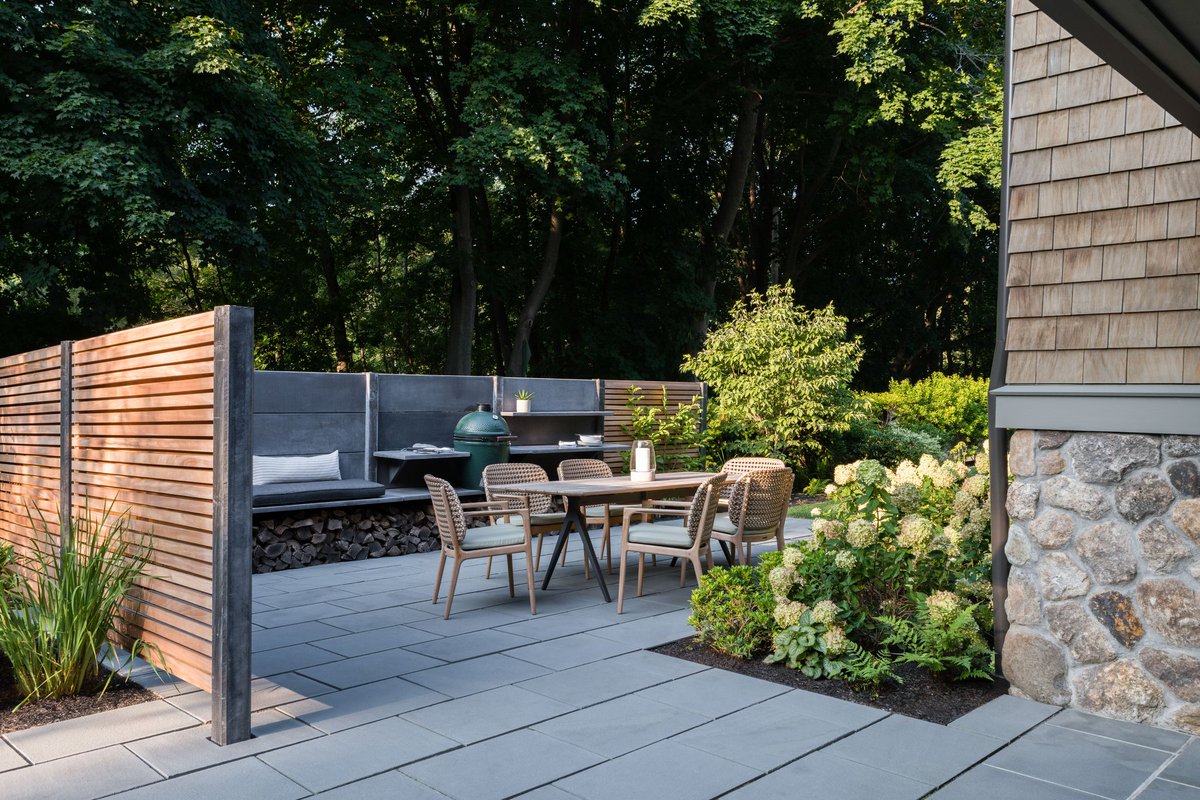 WwooCalifornia's tweet photo. This backyard, complete with a WWOO is gorgeous! Inge Daniels Design (https://t.co/TiTaGYOssu) did such an amazing job. Check out the feature in @NEHomeMagazine: https://t.co/rWmwsvmCqs #WWOO #landscapedesign #backyard #outdoorkitchen https://t.co/KQ5c5htj4X