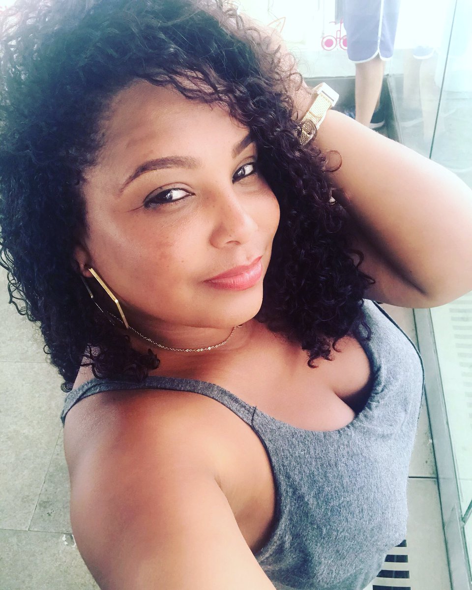 JANAINADEJESUS3's tweet photo. Um brilho no olhar e um mundo pela frente para conquistar. ✨ https://t.co/UsT62K7b2i