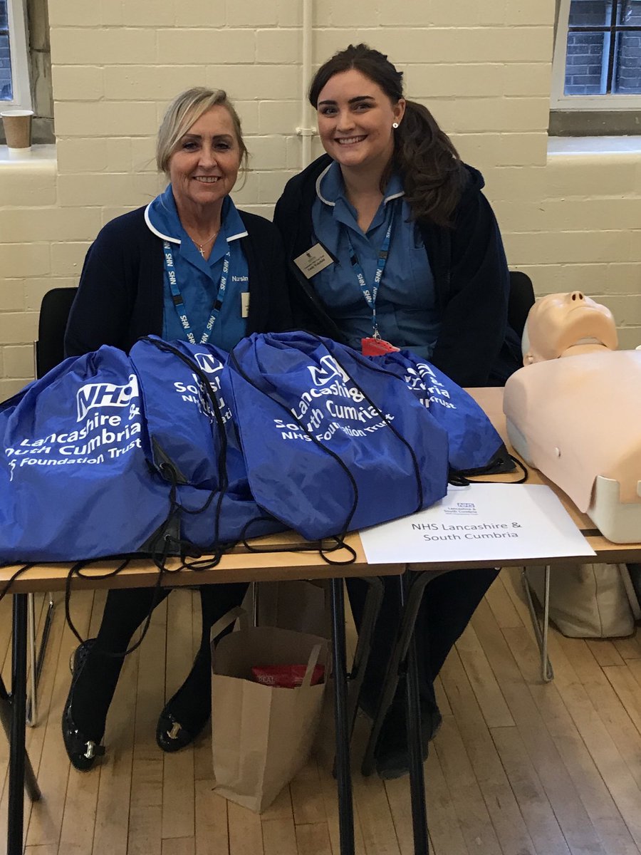 joeannPowe's tweet photo. Talking to students ⁦@KirkhamGrammar⁩ about NHS careers. ⁦#nhs ambassadors @Emily_RMN⁩ ⁦⁦@WeAreLSCFT⁩ ⁦@zuberpatel79⁩ ⁦@julim005⁩ ⁦@SnapeCarol⁩ https://t.co/NTSE4fDgjI