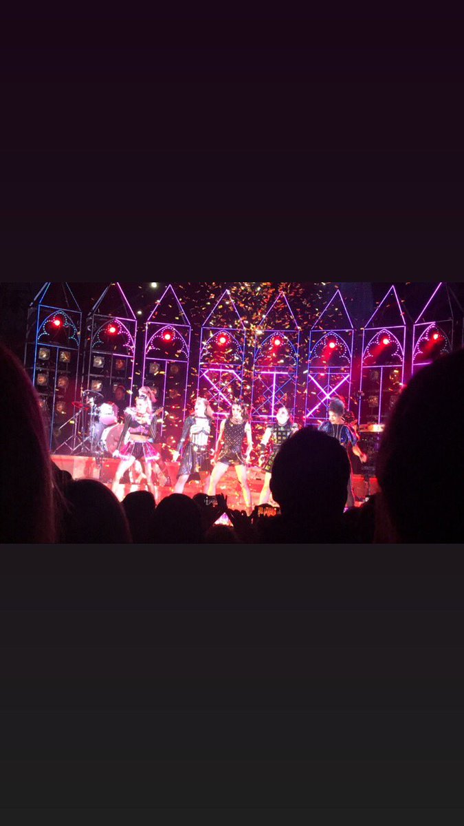 <a href="/DEHWestEnd/">Dear Evan Hansen London Fans</a> 👕 <a href="/sixthemusical/">SIX 👑</a> 👑always a blast gyda’r gals