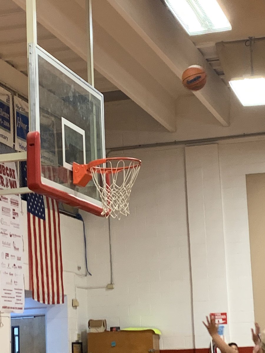 yingstkm's tweet photo. Drip Cat VS Aquafinix Drip Cats had 12 point lead and the game ended. @hescubcats  #studentmedia #teachandplay #sported #studentleaders #allhaveajob https://t.co/3CB94HepLs