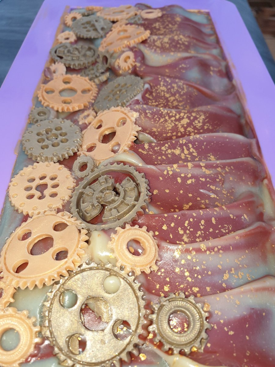 Tried something different today!! 🙂🙃
#handmadesoap #steampunk #Kendal #southcumbria #soap #artisan #etsymadeincumbria #SmallBusiness #smallindependentretailer
#Cumbria