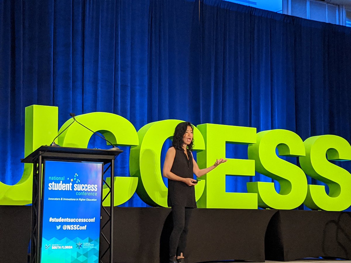 PatriciaNUSP's tweet photo. Listening to @triciawang @NSSConf give an amazing talk: big data is great, but don't lose the human connection. Don't only be interested in big data, be interested in human life and experiences. #studentsuccessconf https://t.co/gjExNV6f6G