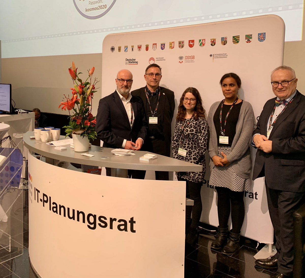 Kongress ‚Digitaler Staat‘
- die Geschäftsstelle des IT-Planungsrat und der FITKO natürlich mittendrin, nicht nur dabei!

Digitalisierung ist Teamarbeit!Herzlichen Dank an die Kollegen*innen am Infostand für die gute 
Beratungs- und Informationsarbeit.

 #digitalisierung #fitko
