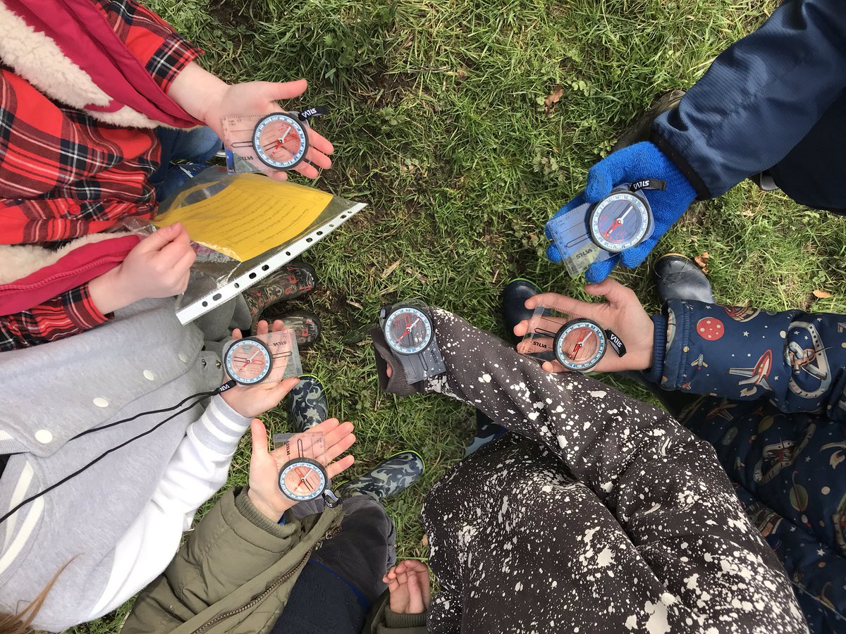 DroxfordJun's tweet photo. #Orienteering #compasswork @GilbertWhites Year 3 / 4 school trip @DroxfordJun https://t.co/EbD1upxUn1