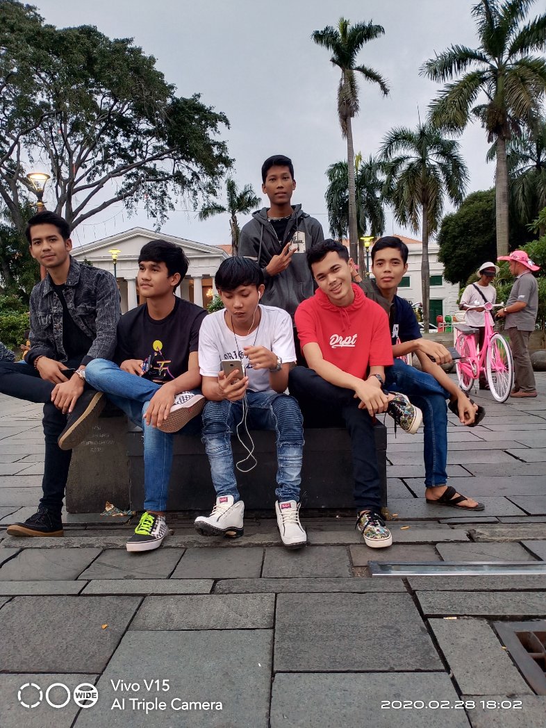 Hi_Bryy's tweet photo. Santai di kota tua bersama teman... https://t.co/99XJJhffrV
