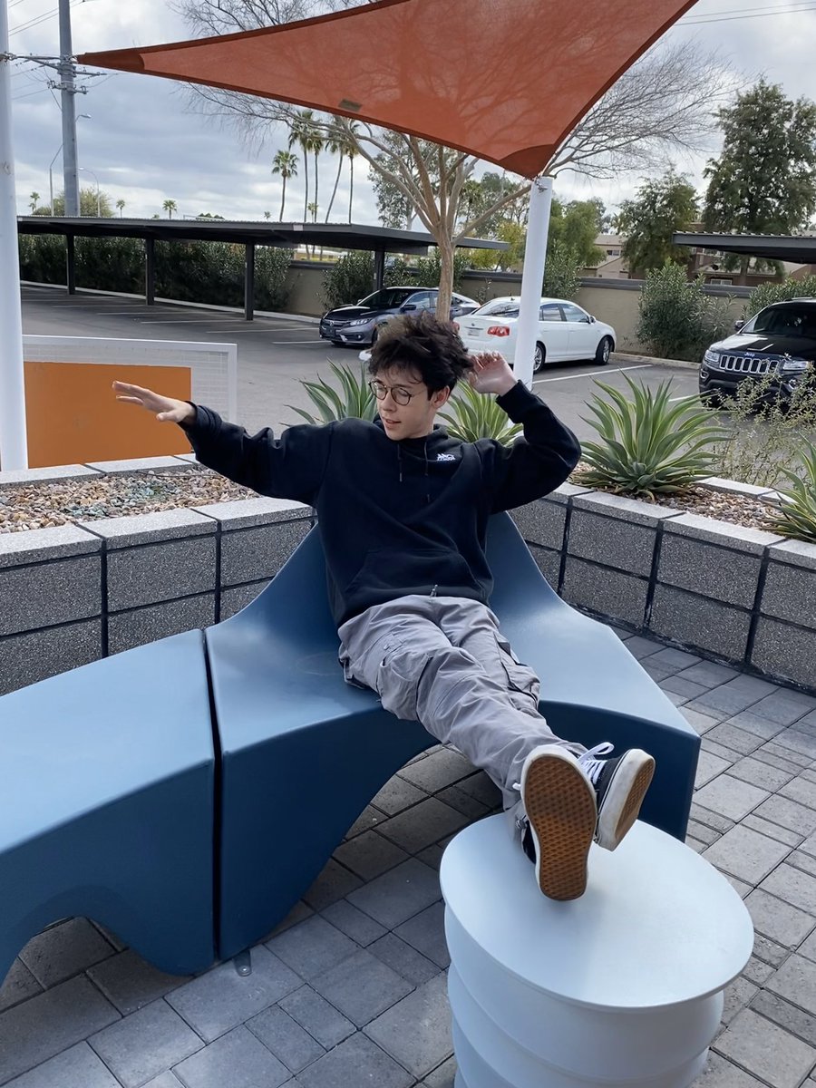 1tuxx's tweet image. i havnt been very #active on this app 

but im back &amp;amp; wanna say im dropping new music March 19th 💖

loveyou