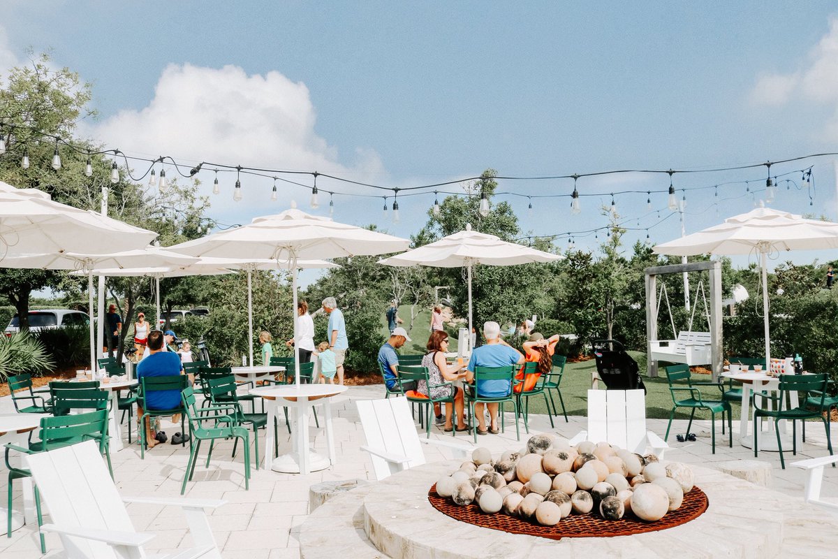 Enjoying this 70° weather by dining al fresco at R&amp;J, of course. ✨🌿☀️