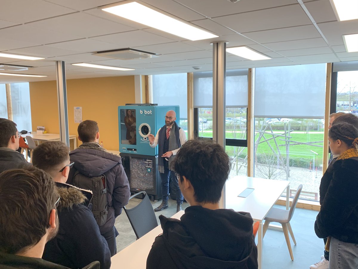 Petite présentation de Quasiaqui aux élèves du @Cesi_Rouen de passage au <a href="/VillageCA_Rouen/">Le Village by CA Rouen Vallée de Seine</a> ce matin !