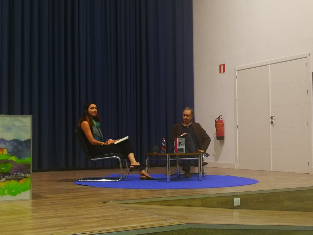 jmcriado's tweet photo. Enhorabuena a Marta de @RedBECREA por la excelente organización del Acto de Reconocimiento a la labor bibliotecaria @educacionenmlg . Pasión, Creatividad, Arte, Música y Participación, un Acto ejemplar, @jesusluisanesv1 https://t.co/asyKsPzg8k