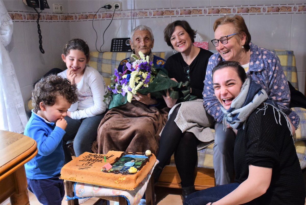 HerriBizia's tweet photo. Isidra Fernandez ha cumplido 101 años https://t.co/0cwVhdX7xk https://t.co/Cyi9FhG2I6