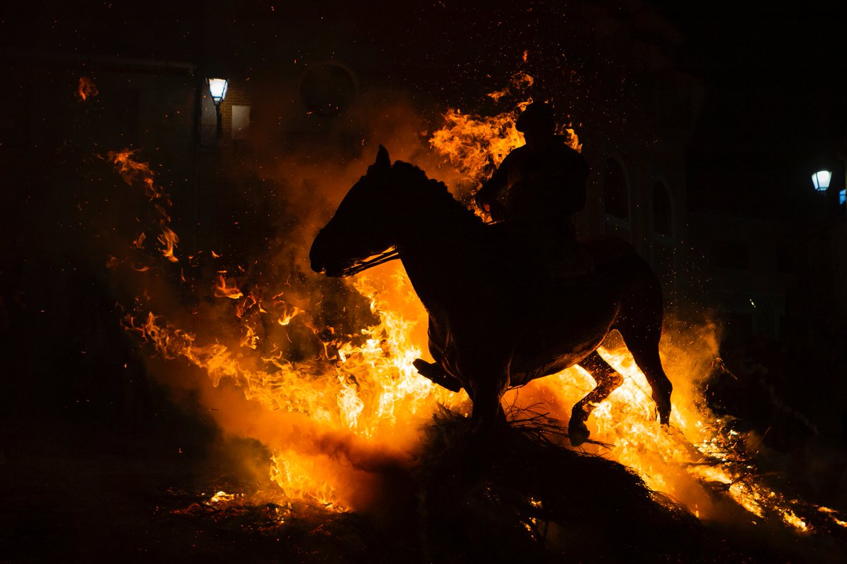 #Photography of the #traditional #LasLuminarias #festival of #fire and #horse in the #Spain

#tradition #animal #bonfire #flame  #espana #fiesta #horserider #caballo #picsoftheday #big_shotz #hubs_united #photoofthedays #horseriders #spaintravel   #spain_greatshots   #culture
