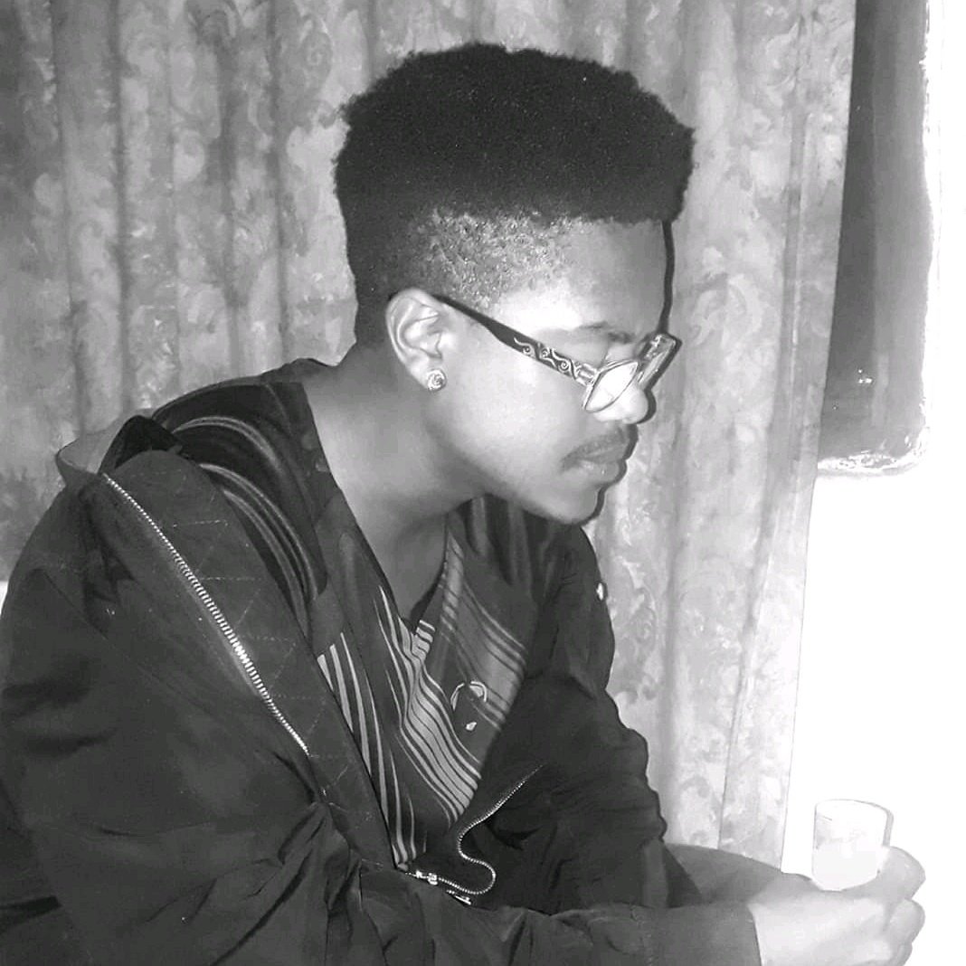 siphosomerset's tweet photo. #NewProfilePic https://t.co/GmYqNodUgz