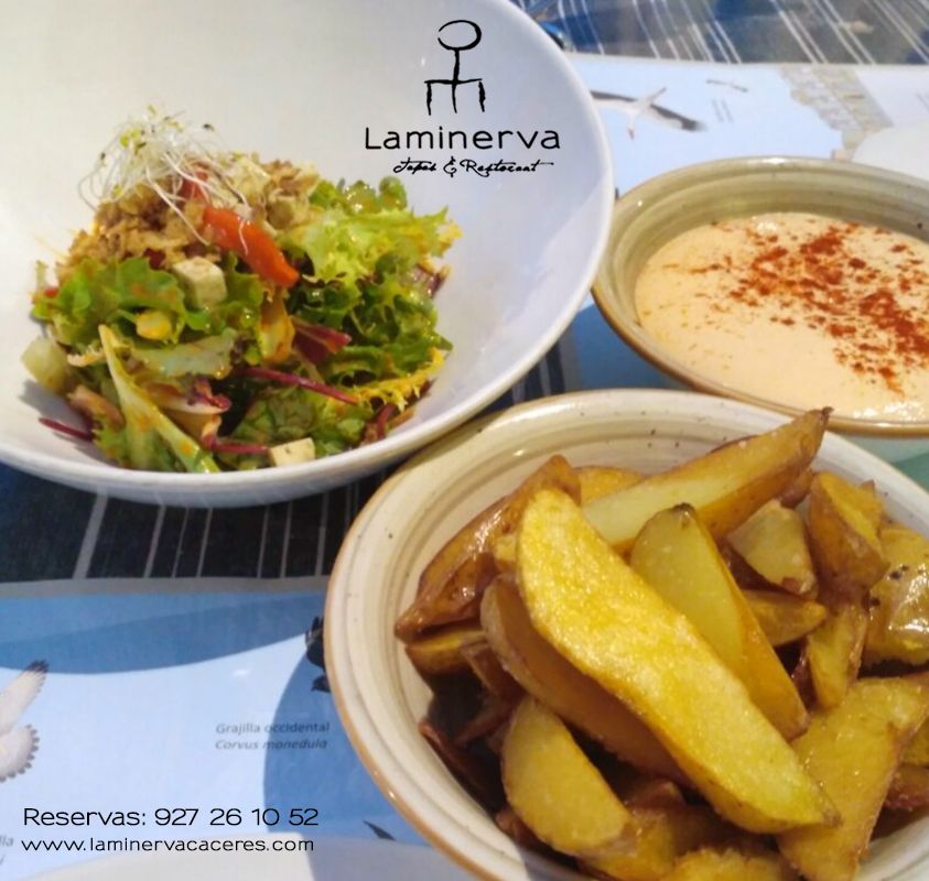 LaMinervaCC's tweet photo. Es la hora y el momento. Vente de tapeo a la Plaza Mayor, te esperamos.
#DetapeoporCáceres https://t.co/8M5QXYTsQd