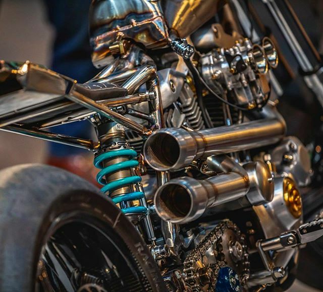 rocketbobs's tweet image. Iron head tracker with left side drive through an arrowhead, rising rate utilising the mighty @nitronracing shocks #motorbikeexpoverona @motorbikeexpo @custombike_magazine @rotobox #ironheadsportster #harleysportster #sportsterfamily instagram.com/p/B9Raorbh4TZ/