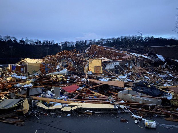 JonTramel's tweet photo. My middle school and high school. Prayers for nashville #DCA https://t.co/WHgPP9YDAK