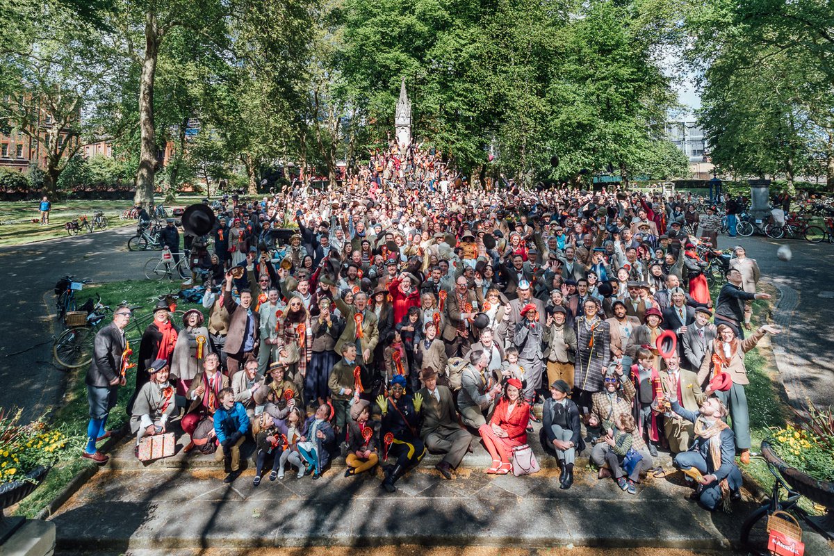 UK_Flashmob's tweet photo. Don your tweed and join in with this massive London bike ride on 2nd May! 

https://t.co/cWXHgnRUwL 

#TweedRun https://t.co/nYHQtp4mGH