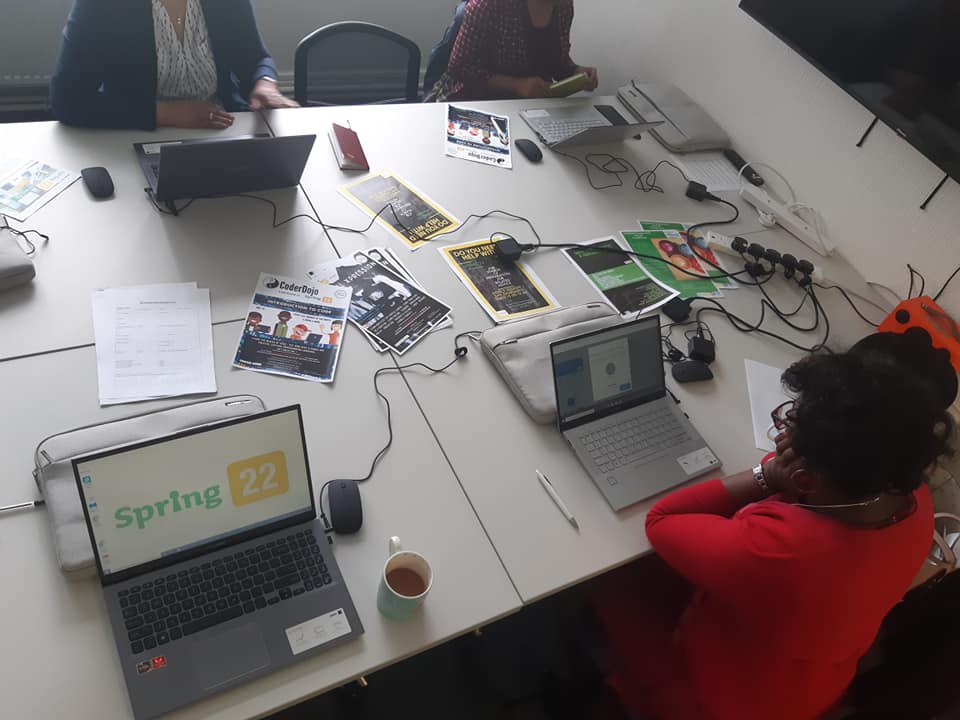 The seniors from the Ullenwood Centre in Handsworth at the hub today for an IT workshop. 

'I learnt about apps that cater for my needs, where to go for help, how to make posters &amp; Google search! I would love to come back again &amp; thank you!' (Carol)

<a href="/SpringHousing/">Spring Housing Association</a> <a href="/TNLComFund/">The National Lottery Community Fund</a>